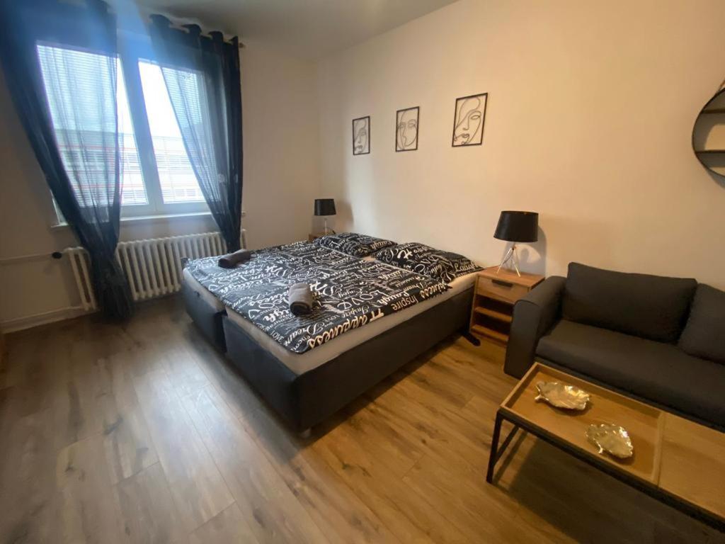 Cerna Ruze - Apartman 4 Plzen Exterior photo