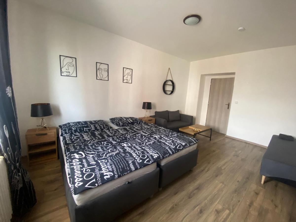Cerna Ruze - Apartman 4 Plzen Exterior photo