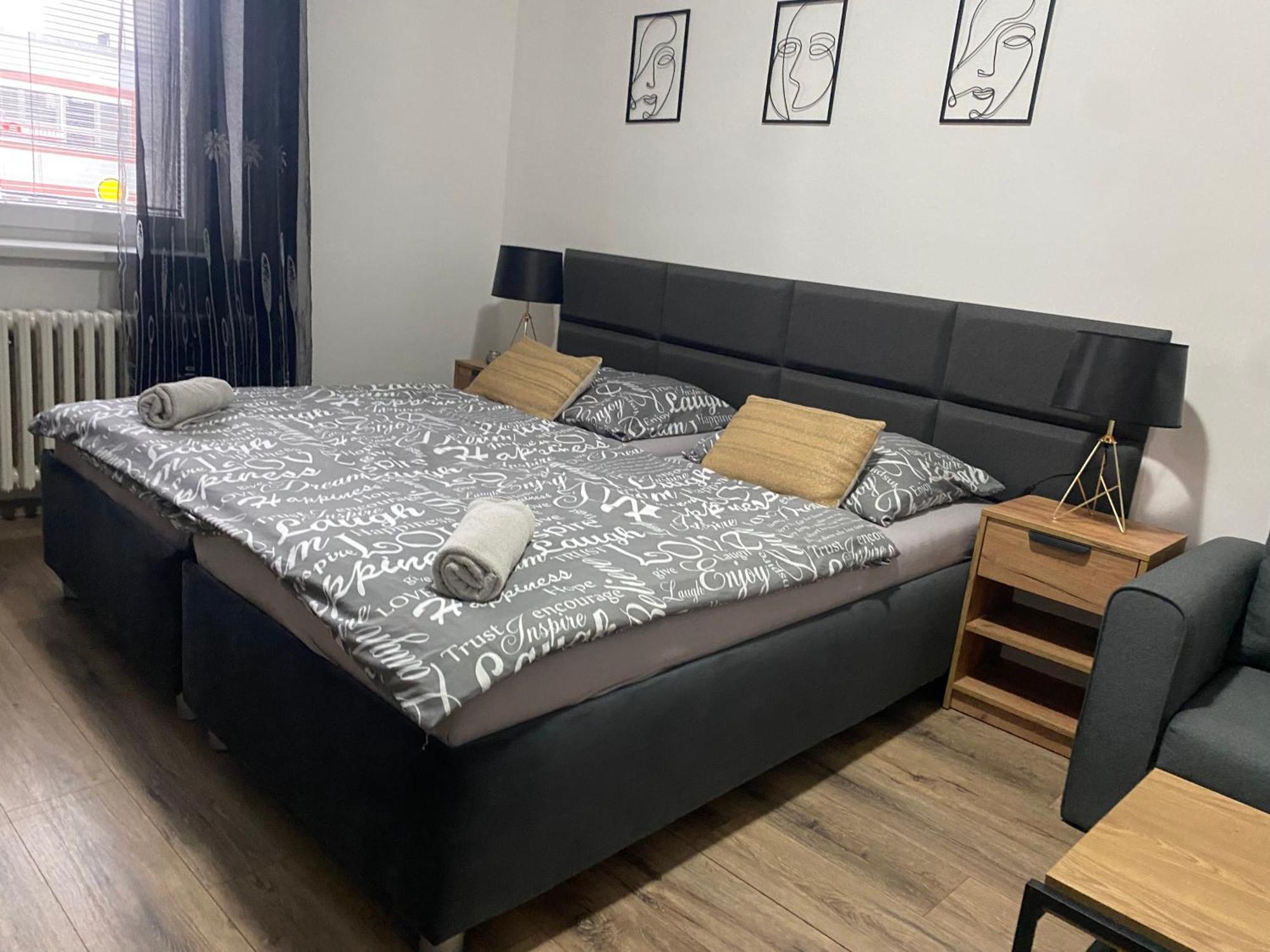 Cerna Ruze - Apartman 4 Plzen Exterior photo
